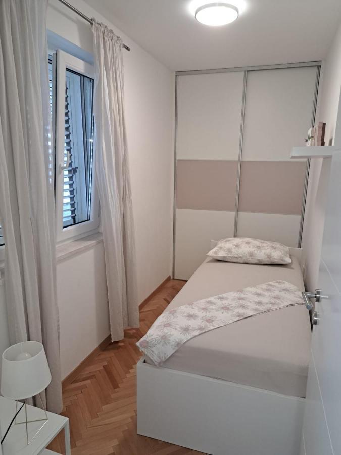 Apartman Nina Omiš Zewnętrze zdjęcie